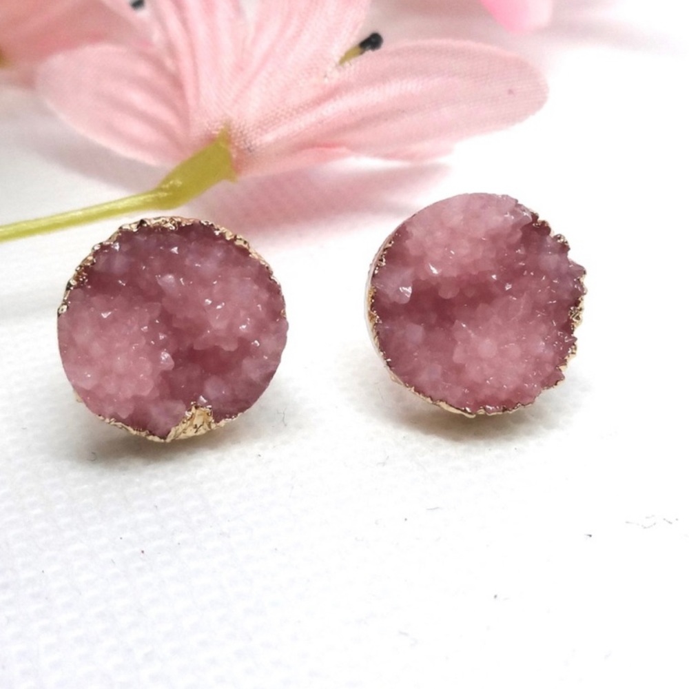 SPRING FREE 🌸Druzy quartz Stud Earrings pink & gold (get it free with bundles)